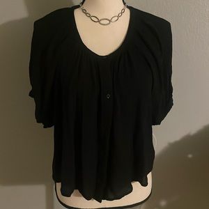 ABERCROMBIE AND FITCH CROPPED BLOUSE.